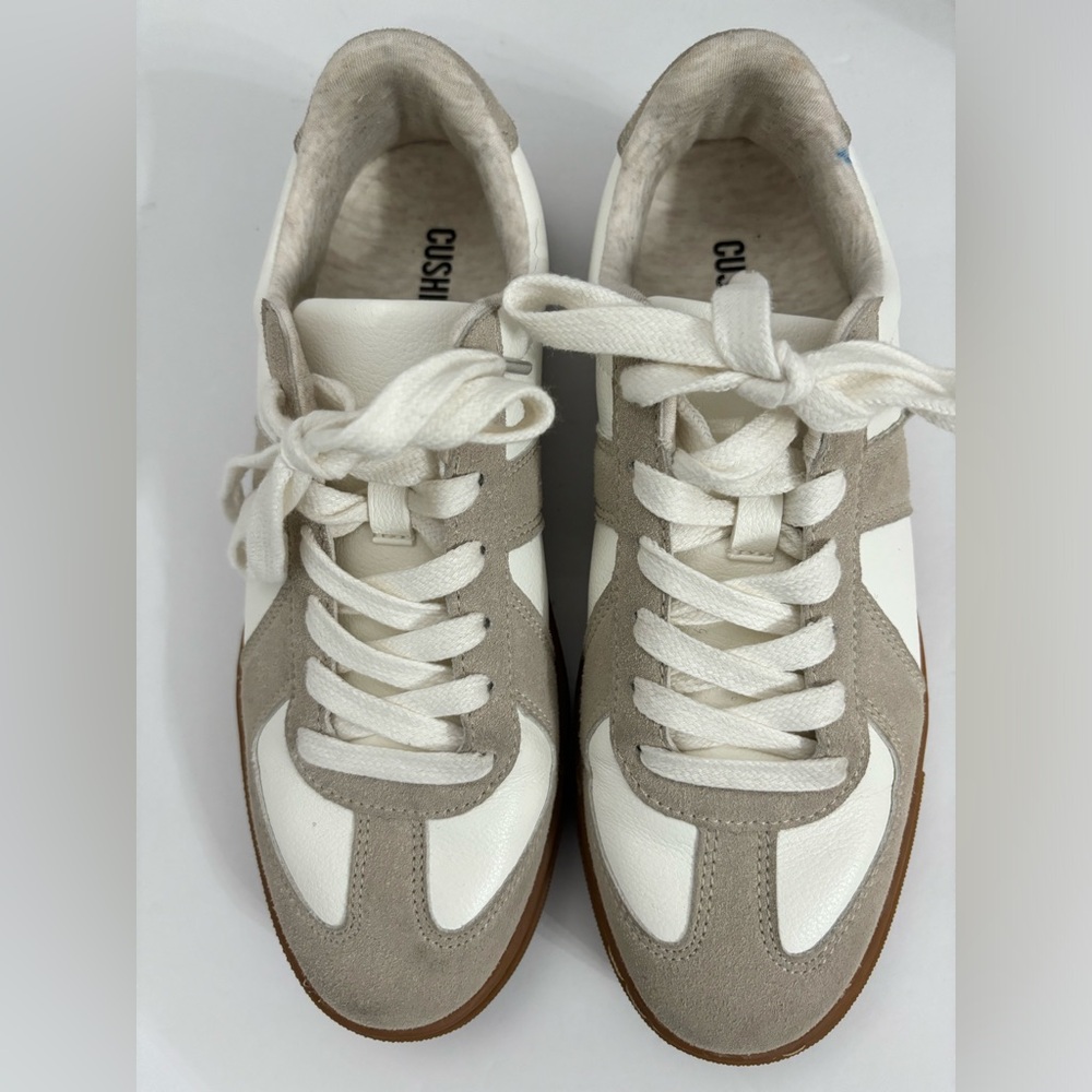 CUSHIONAIRE Bailey Two Tone Lace Up Sneaker Size 7.5